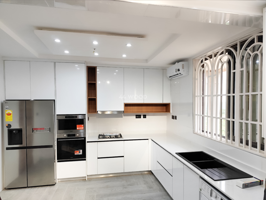 Custom Cabinets vs. Off-the-Shelf Cabinets: Which One Gives You Ultimate Value?