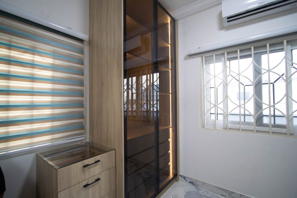Walk-In Wardrobe vs. Built-In Wardrobe